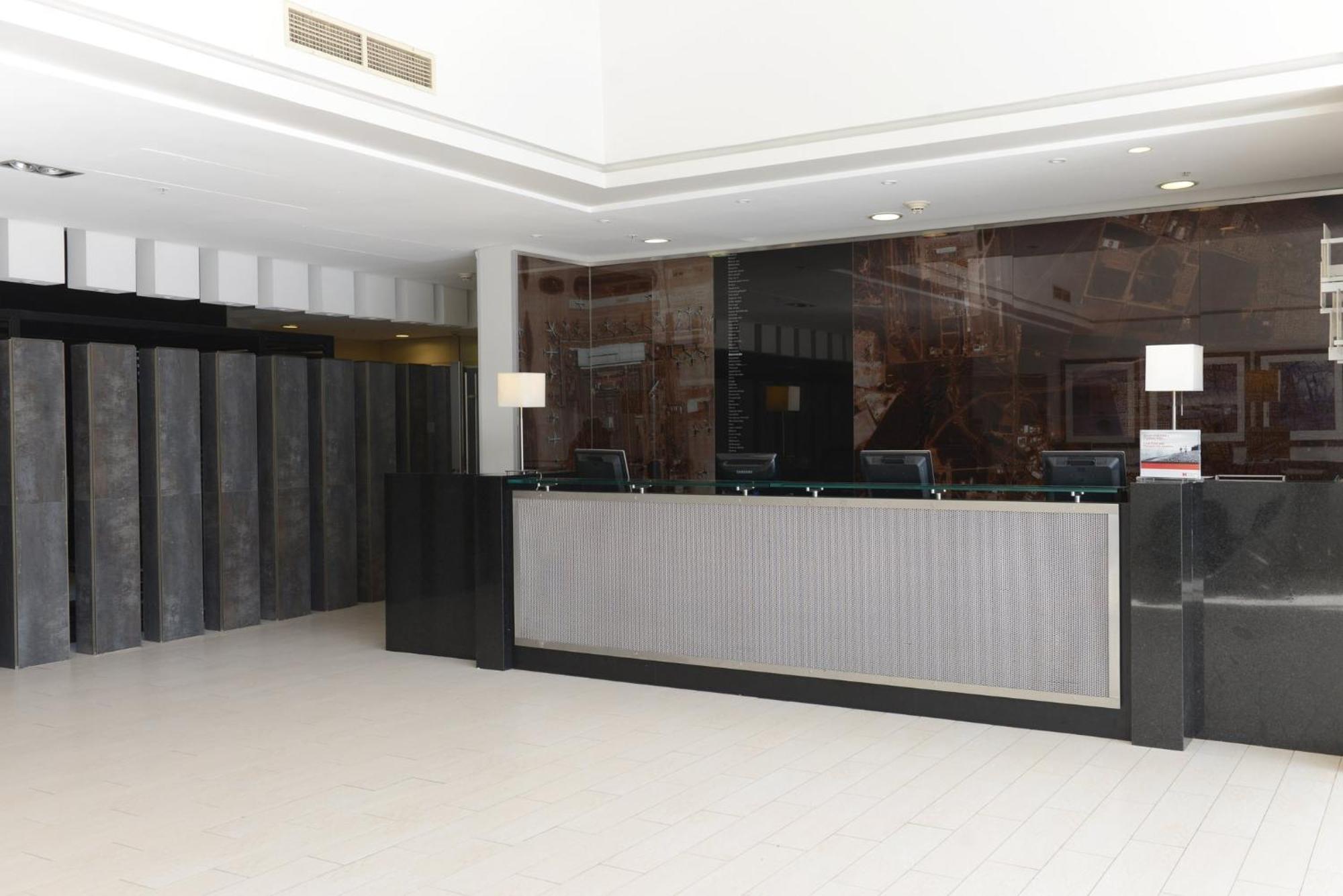 圣地亚哥假日酒店 - 机场航站楼 外观 照片